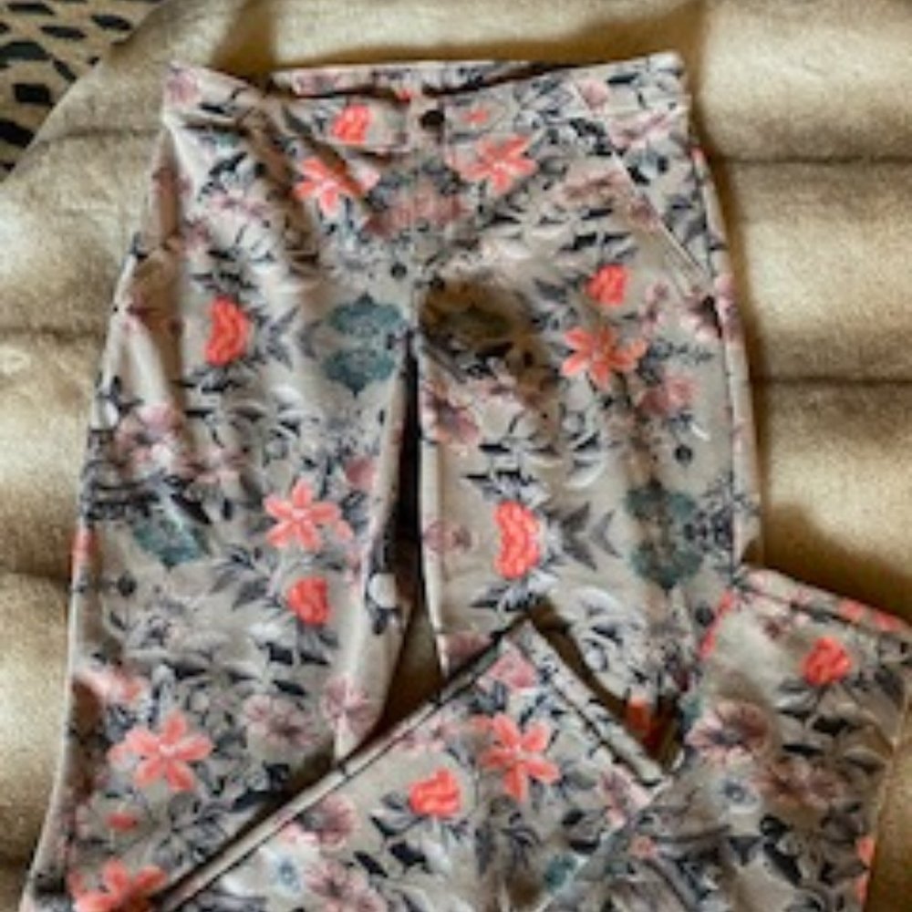FLIRTY FUN HUE JEGGINGS